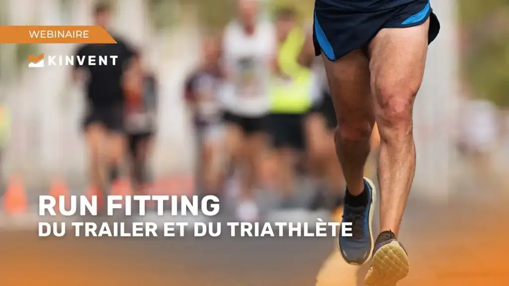 Bannière du webinaire Kinvent sur le run fitting du trailer et du triathlète avec un gros plan sur les jambes d'un coureur