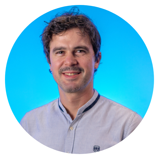 Nuestro equipo 49 xavier-blue-portrait