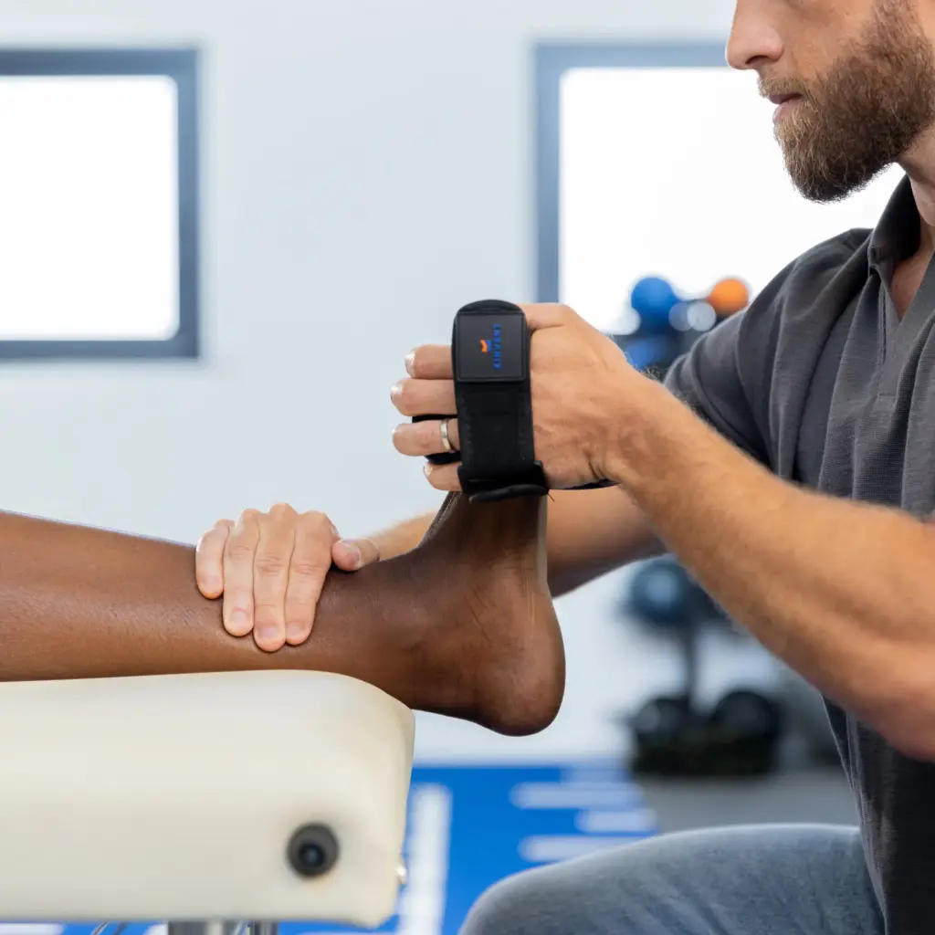 The hand held dynamometer K-Push is a lightweight, versatile and connected hand-held dynamometer